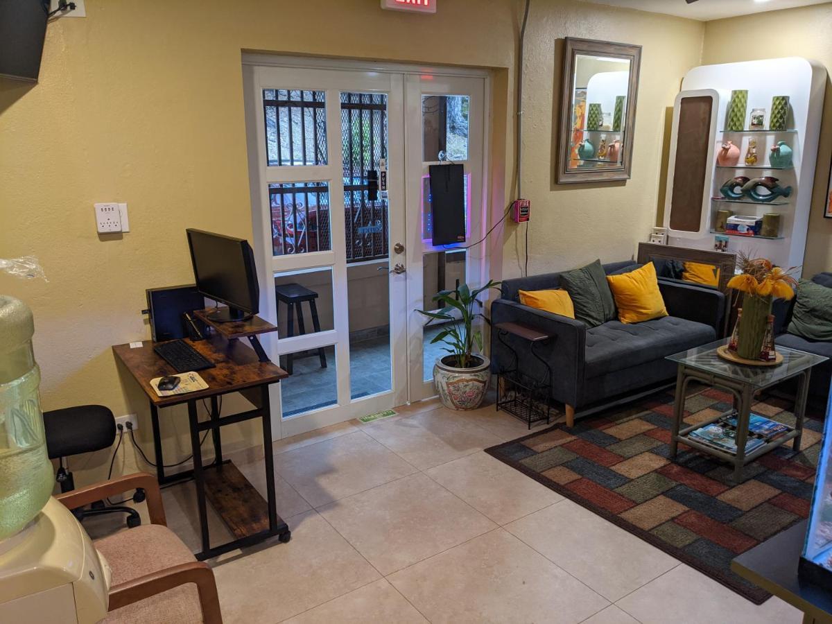 Midtown Guest House Charlotte Amalie Eksteriør bilde