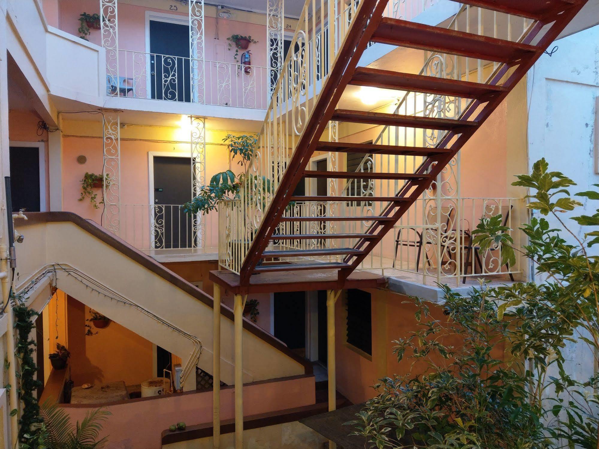 Midtown Guest House Charlotte Amalie Eksteriør bilde